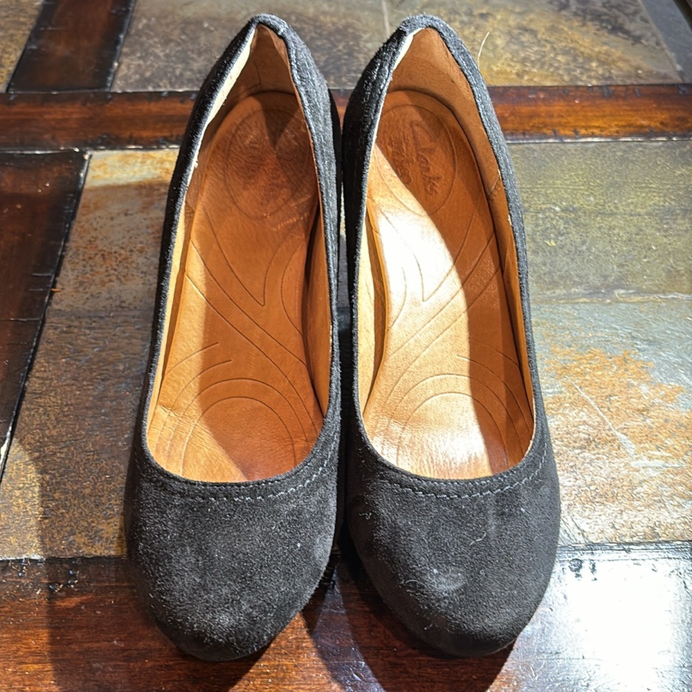 Clarks indigo black suede round toe wedges - Picture 2 of 4